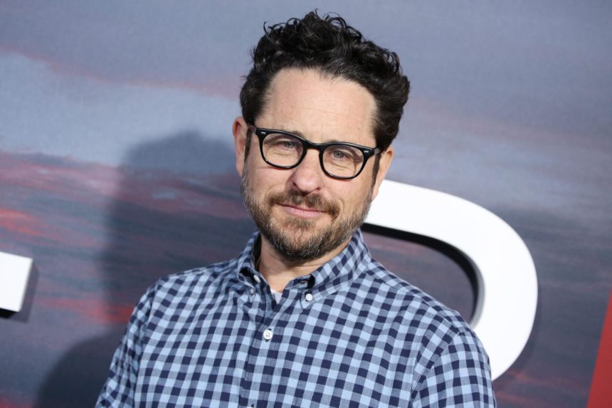J.J. Abrams is szerepet játszik a fekete Superman elkészítésében, de nem ő rendezi 11 J.J. Abrams