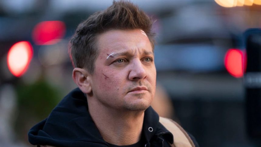 Jeremy Renner állapota kritikus, de stabil, miután áthajtott a lábán egy hókotró 11 Sólyomszem