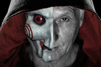 A Fűrész visszatérő gyilkosát láthatjuk az első hivatalos képen; az is kiderült, mikor játszódik a horror előzményfilmje 23 Fűrész