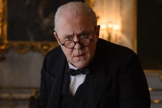 John Lithgow majdnem otthagyta a Harry Potter-sorozatot 26 The Crown