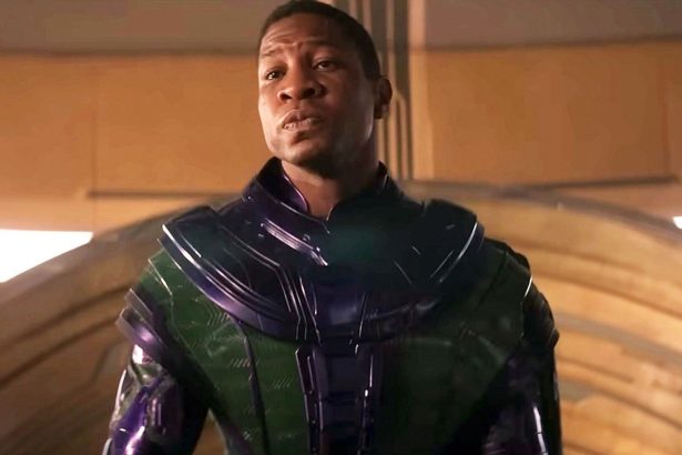 A pletykák szerint a Marvel Studios újraosztja Kang szerepét, és már kiszemeltek egy színészt Jonathan Majors helyére 22 A Hangya és a Darázs: Kvantumánia