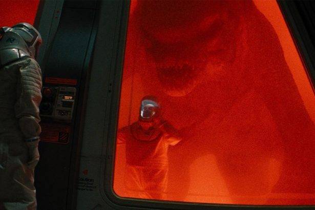 A Jurassic World: Újjászületés második előzetesében egészen közel jön a mutáns D-rex 22 Jurassic World: Újjászületés