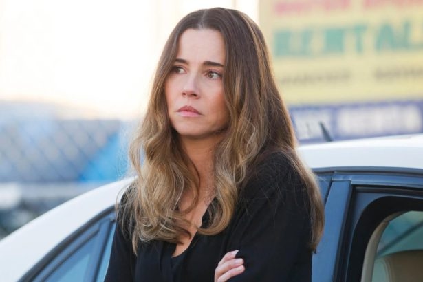 Linda Cardellini lesz a főszereplője a Péntek 13 előzménysorozatának, a Crystal Lake-nek 20 A vérvonal árnyai