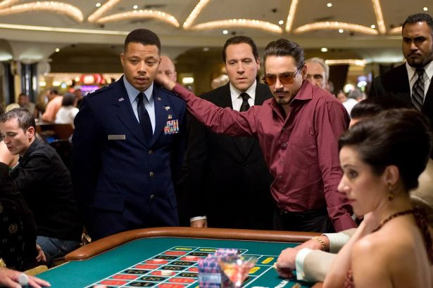Don Cheadle miért váltotta le Terrence Howardot Hadigép szerepében az MCU-ban? 28 Vasember