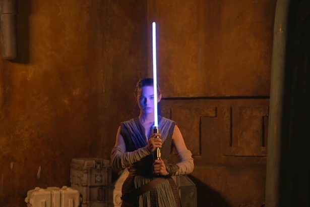 A Disney megcsinálta, működő, igazi fénykardot mutatott 20 Star Wars