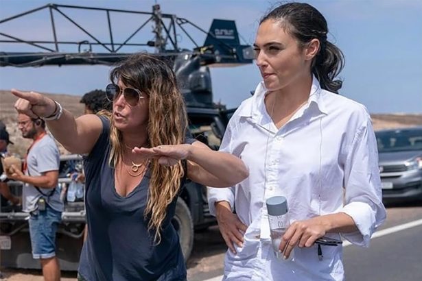 Patty Jenkins kiszállt a Kleopatra-filmből, hogy a Wonder Woman 3-ra és a Star Wars: Rogue Squadronra koncentrálhasson 24 Patty Jenkins Gal Gadot