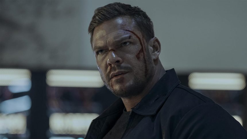 Még Alan Ritchson-nál is magasabb és nagyobb színész kapta a könyvsorozat rettegett ellenfelét a Reacher 3. évadában 11 Reacher