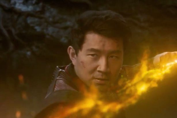 A Shang-Chi sztárja, Simu Liu reagált a Disney CEO kijelentésére: „Nem kísérleti nyulak vagyunk.” 24 Shang-Chi és a Tíz Gyűrű legendája