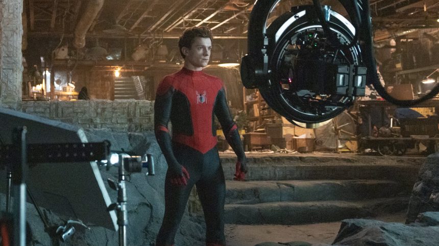 Tom Holland megosztotta, hogy a Pókember 4. munkálata "szünetel" az írósztrájk miatt 11 Pókember: Nincs hazaút