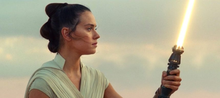 Valahogy a Disney tényleg készített egy működő, igazi fénykardot, amit megvásárolhatunk majd 11 Star Wars: Skywalker kora