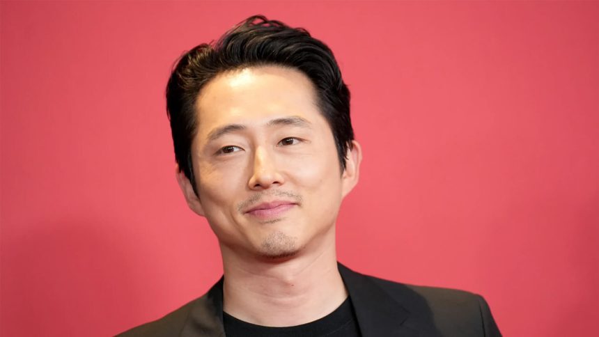 Steven Yeun bocsánatot kért, amiért nem tudja vállalni a Mennydörgők szerepét 11 Steven Yeun