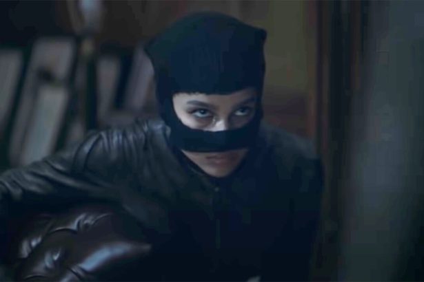 Matt Reeves mutatott egy képet a The Batman új előzeteséből, Zoë Kravitz mennyire lesz dögös Selina Kyle szerepében 20 The Batman