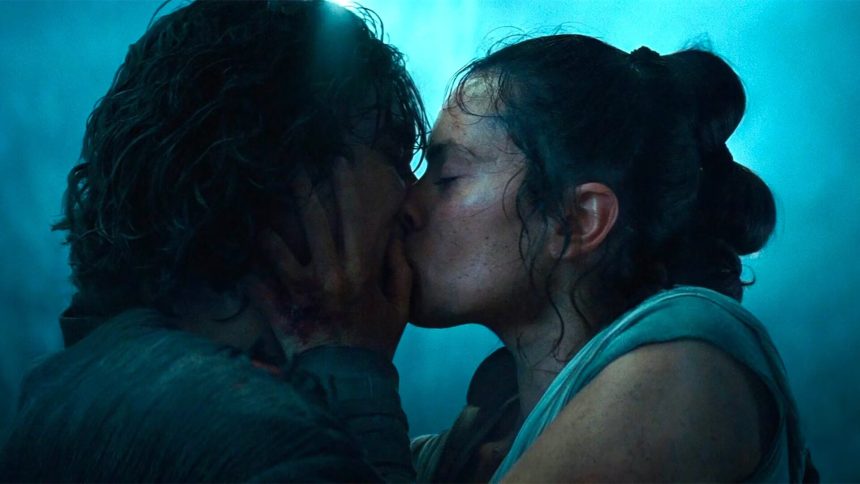 A rajongókat bosszantja Rey és Ben Solo csókja a Star Wars: Skywalker kora végén, de Daisy Ridley máshogy gondolja 11 Star Wars: Skywalker kora