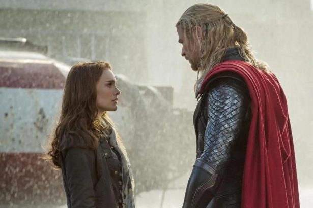 A Thor: Szerelem és mennydörgés forgatási fotóján Jane Foster és Thor randiznak egy visszaemlékezésben 22 Thor: Sötét világ