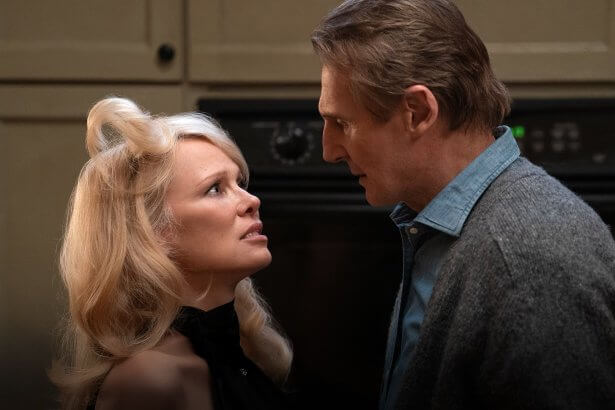 Liam Neeson vígjátéki őrületbe csap át az új Csupasz pisztoly előzetesében 20 Csupasz pisztoly