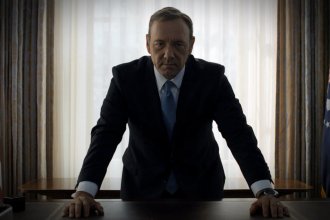 Kevin Spacey követeli, hogy Donald Trump kabinetje hozza nyilvánosságra az Epstein-aktákat 18 Kevin Spacey Kártyavár
