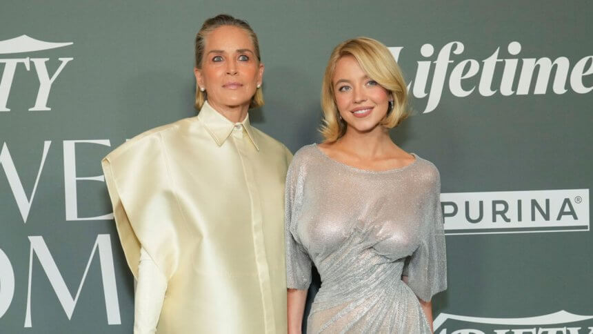 Sharon Stone megvédte Sydney Sweeney megosztó farmerreklámját: „tényleg semmi baj, ha minden szexisségedet felhasználod” 11 Sharon Stone Sydney Sweeney