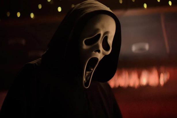 Utolsó pillanatos csere a Sikoly 7-ben: Joel McHale elárulta, hogyan váltotta le Patrick Dempsey-t 26 Scream 7