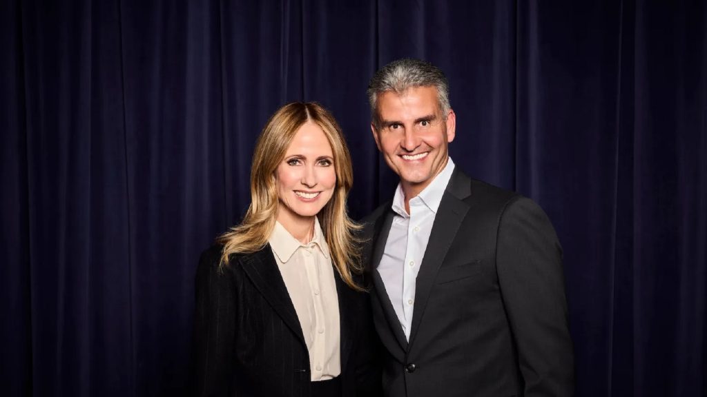 Ők vezetik ezentúl Mickey egér birodalmát: Megnevezték a Disney új vezérigazgatóját és elnökét is 14 Disney CEO Josh D'Amaro, CCO Dana Walden