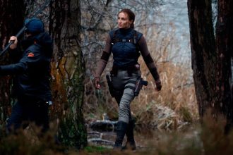 Új, fantasztikus külsővel tűnt fel Sophie Turner Lara Croftként a Tomb Raider forgatásán 24 Tomb Raider