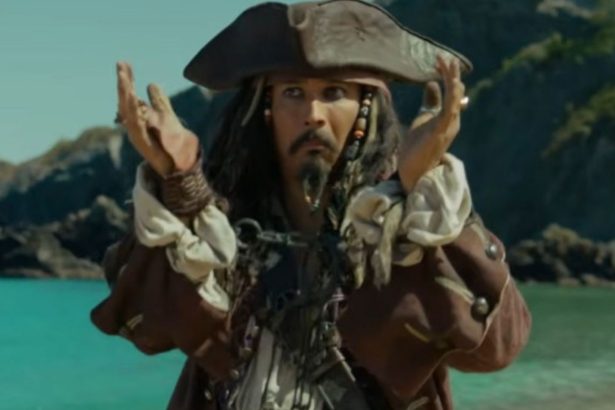 A Karib-tenger kalózai: A lámpás titka előzetesében csak egy kapitány maradhat 14 Pirates of the Caribbean: Secrets of the Lamp