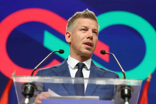 Nem fogod elhinni, hogy Magyar Péter melyik videójátékkal szokott játszani 14 Magyar Péter