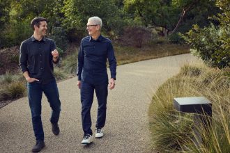 John Ternus vezetésével vághat bele az Apple az újabb világmegváltásba 21 John Ternus, Tim Cook