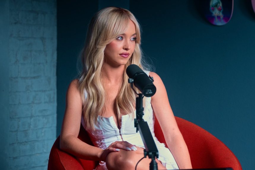 Az Eufória rajongói nem tudnak betelni Sydney Sweeney Godzilla-jelenetével 11 Euphoria